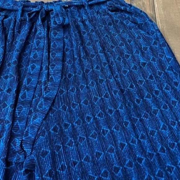 LULAROE Dianne Wide Leg Blue Crinkle Paperbag Pants - Picture 4 of 5